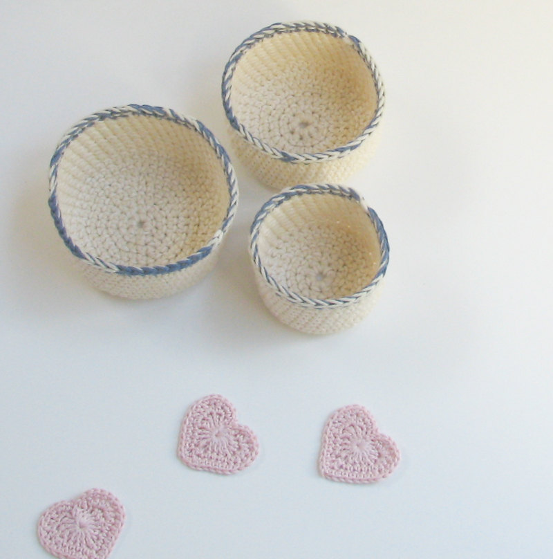 Nested Bowls - Cotton And Wool Family - Creamy White With An Accent
